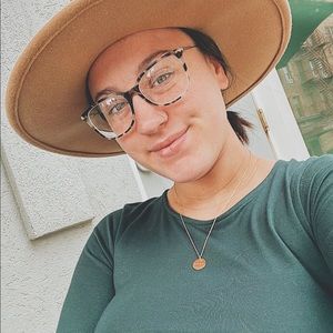 Meet your Posher, Alex